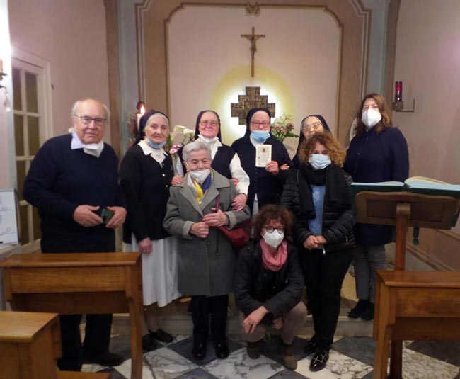 La comunità di Genova festeggia i 50 anni di vita consacrata di suor Teresina Novel