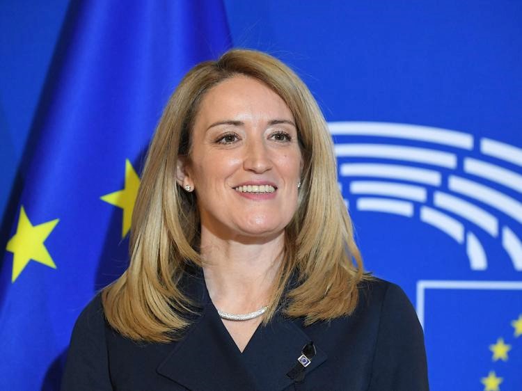 Un’altra donna ai vertici dell’UE: la maltese Roberta Metsola raccoglie l’eredità di Davide Sassoli