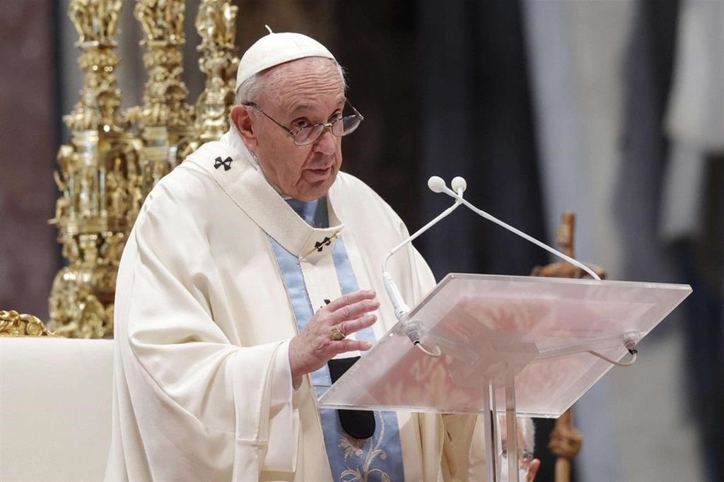 Il riconoscimento di Papa Francesco alle donne concrete e capaci di tessere con pazienza i fili della vita